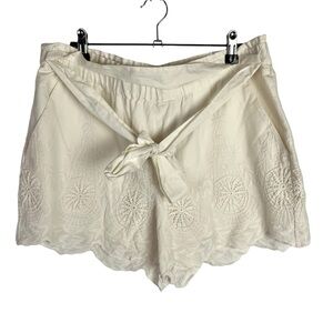 Ann Taylor LOFT Ivory White Embroidered Scallop Hem Tie Waist Shorts M